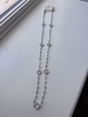 Elegant Silver Floral-Link Long Necklace